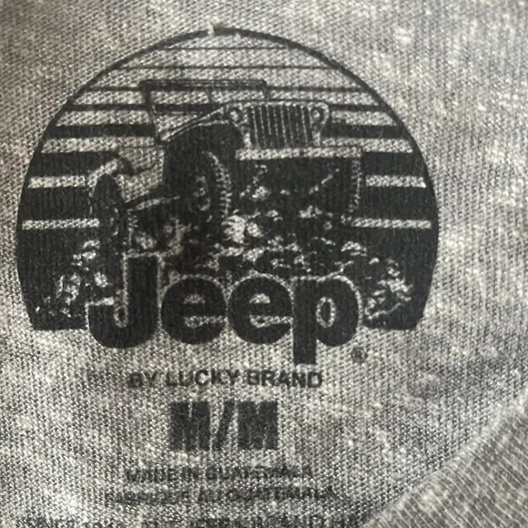 ✨Reduced NWT LUCKY - JEEP t-shirt slightly distressed - Unisex - Picture 3 of 6